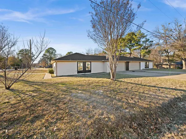 10568 Clear Cove Dr, Tyler, TX 75703