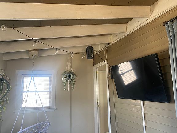 3rd image of 66 Farrell St
