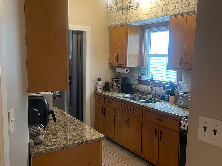 2422 N Bernard St #1 — Photo 7