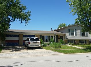 1001 Yorkshire Dr, Hanover Park, IL