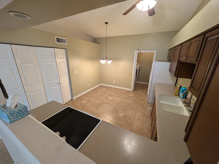 727 S Hartford St #203 — Photo 5