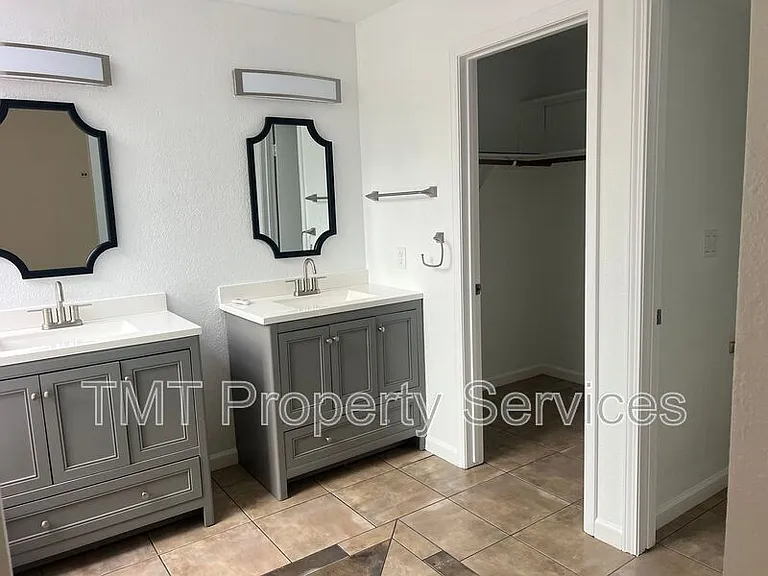 7761 Robert Way — Photo 11
