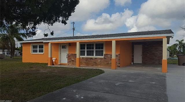 1st image of 215 Canal Ct