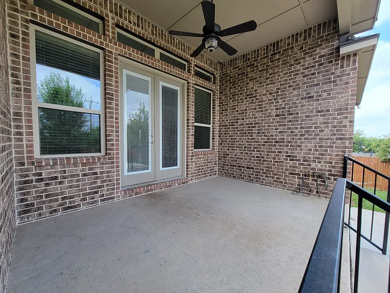 8915 Monument Parke — Photo 24