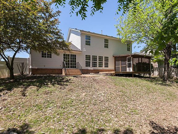 5th image of 207 Briarcotes Cir