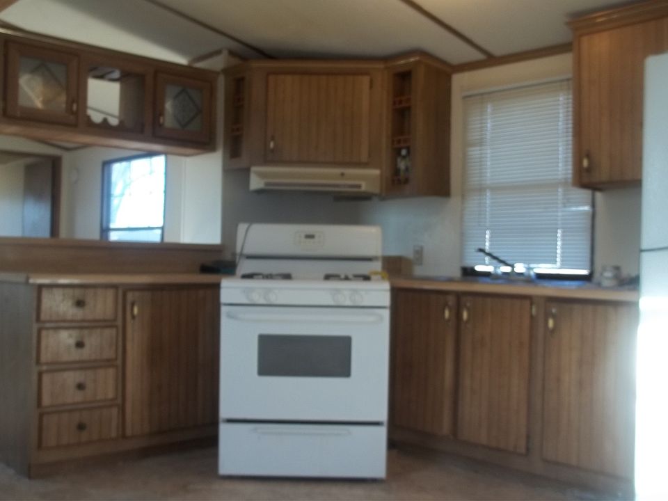 2nd image of 28 Circle Creek Ln