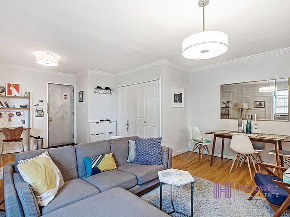 3rd image of 30-15 Hobart St APT 3E