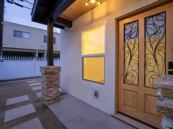 2037 S Corning St, Los Angeles, CA 90034