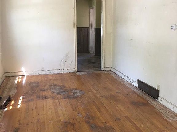 4th image of 1305 N Kiplinger Ave