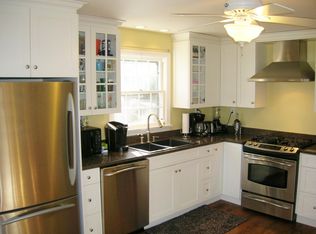 7 Noahs Ln, Norwalk, CT 06851