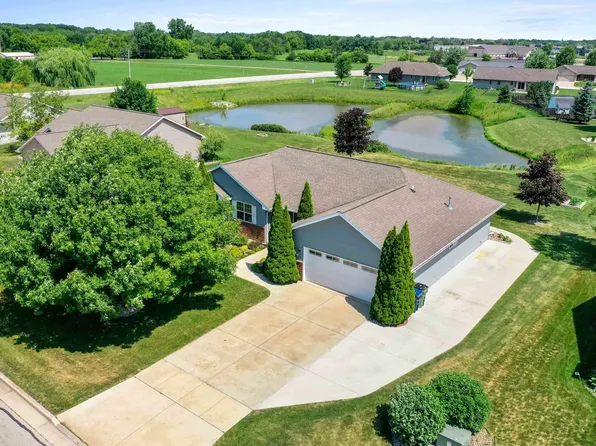 111 Golden Wheat Ln, Wrightstown, WI 54180