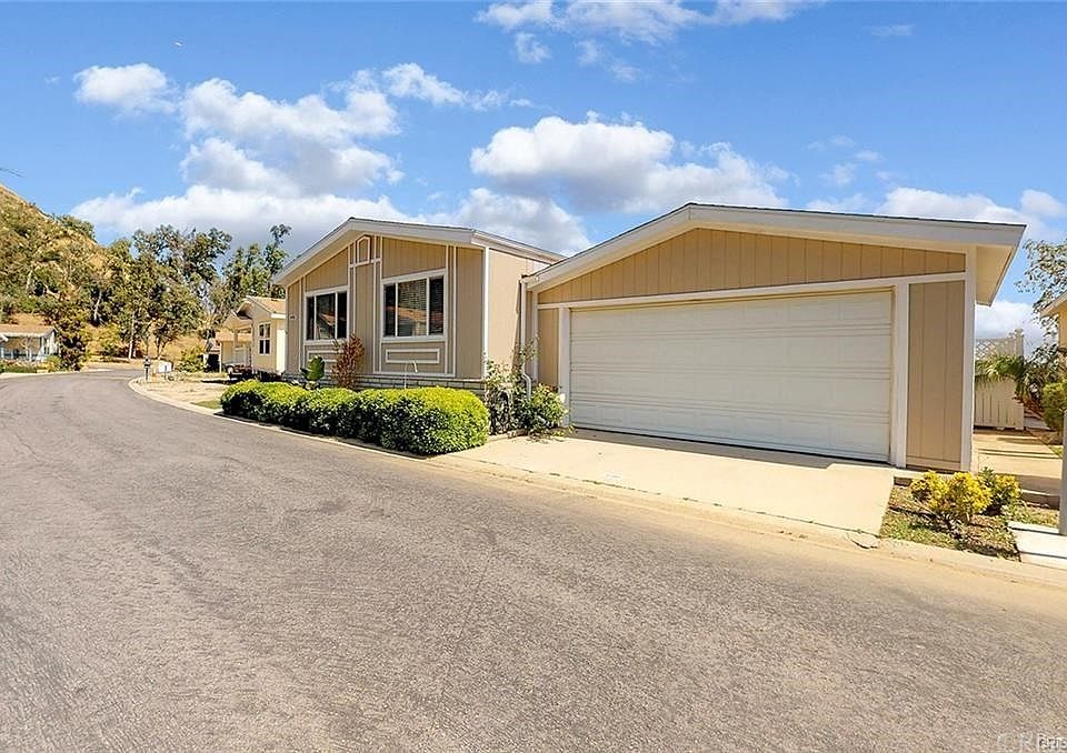 1st image of 15455 Glenoaks Blvd Spc 490