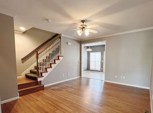 15915 W 89th Pl, Lenexa, KS 66219