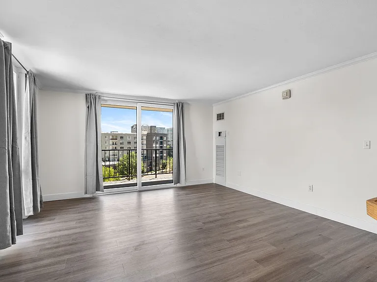 1301 N Speer Blvd #604 — Photo 7