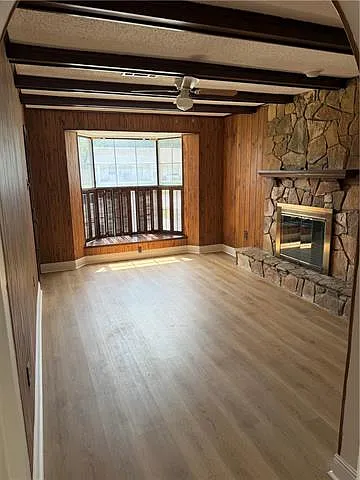 564 Delmar St — Photo 4