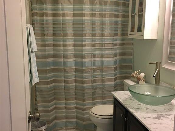 5th image of 936 Waterview Dr