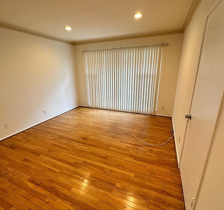 1st image of 656 S Cochran Ave APT 11