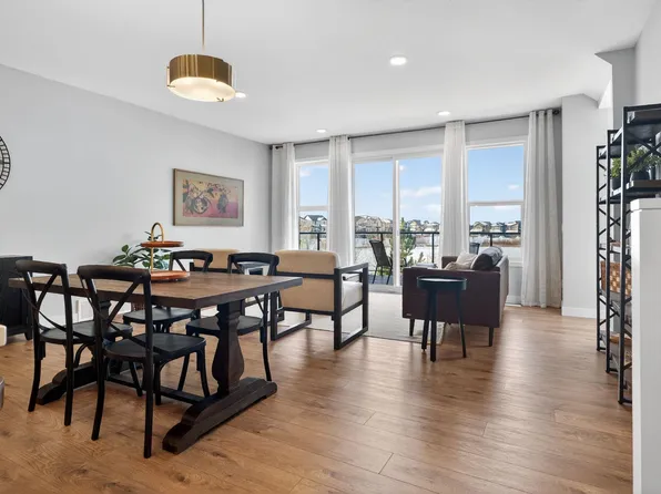 3230 Parker Loop SW, Edmonton, AB T6W 4R8