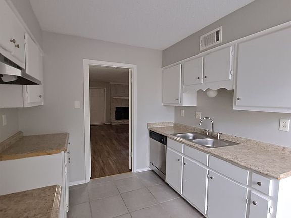 3rd image of 3061 McVay Trail Dr
