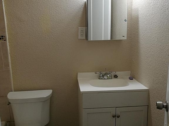 4th image of 1312 E Cannon St #200