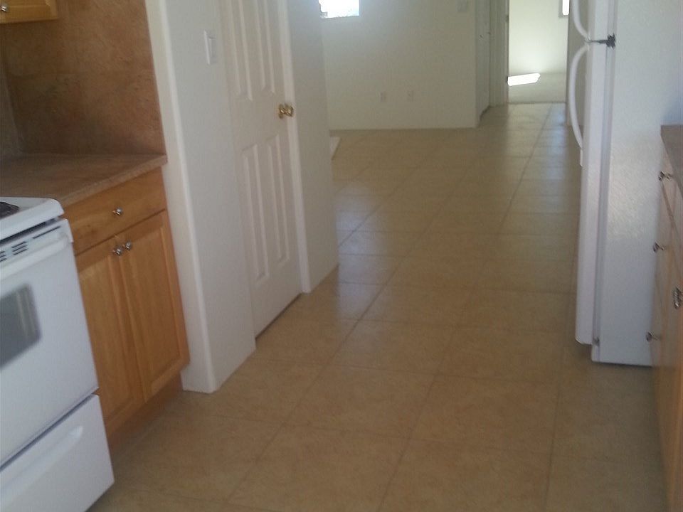 2nd image of 2116 Ridgeview Cir