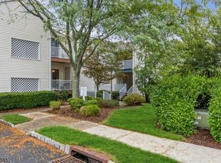 78 Potomac Dr, Basking Ridge, NJ 07920