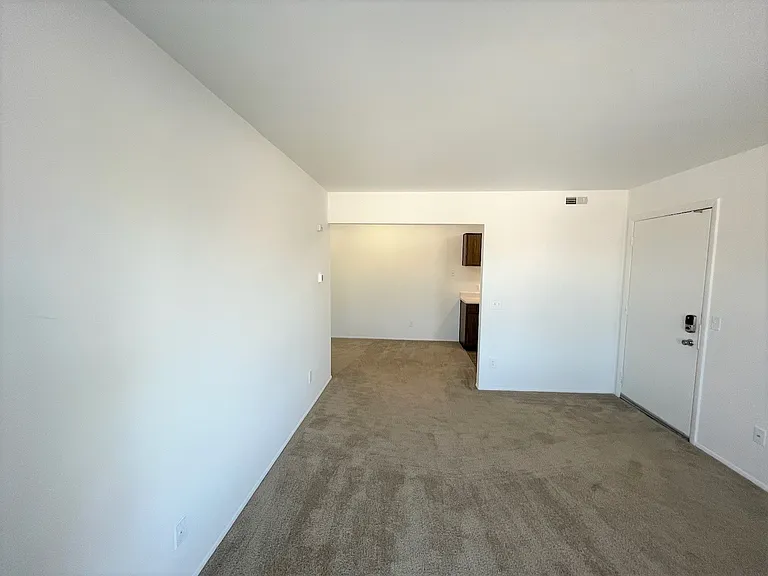 Charter Oaks Apartments — Photo 37