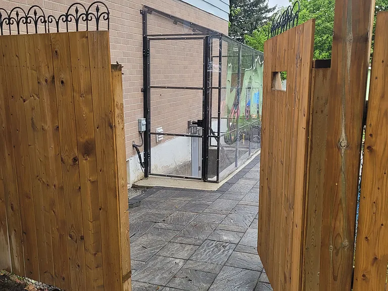 516 Sandford St #BASEMENT — Photo 10
