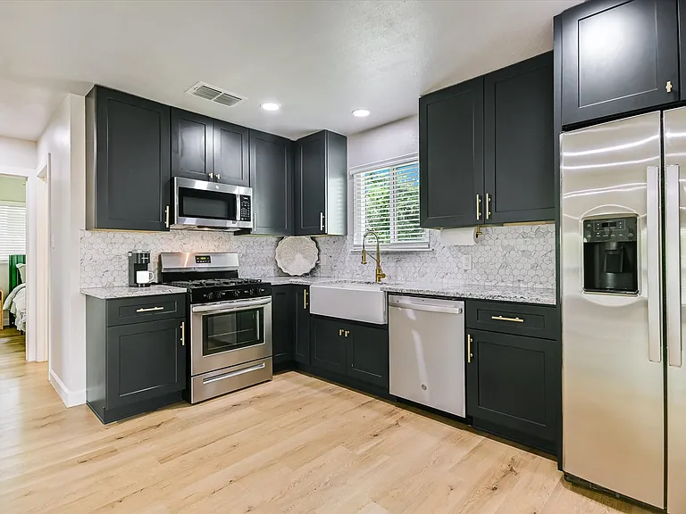 511 Arbor Ln — Photo 30
