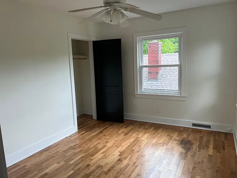 929 3rd Ave — Photo 9