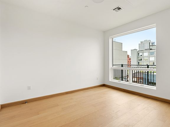 5th image of 75 Calyer St #4D