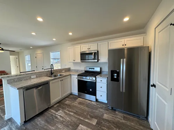 16 Meriden Mobile Court Drive, Plainfield, NH 03781