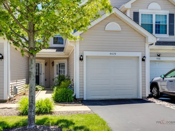 4479 W Quill Ln, Waukegan, IL 60085