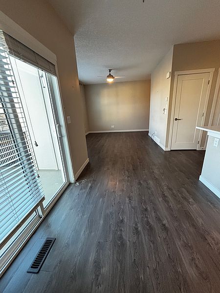 Calgary Townhouse for rent - 2 Bedrooms — photo 8
