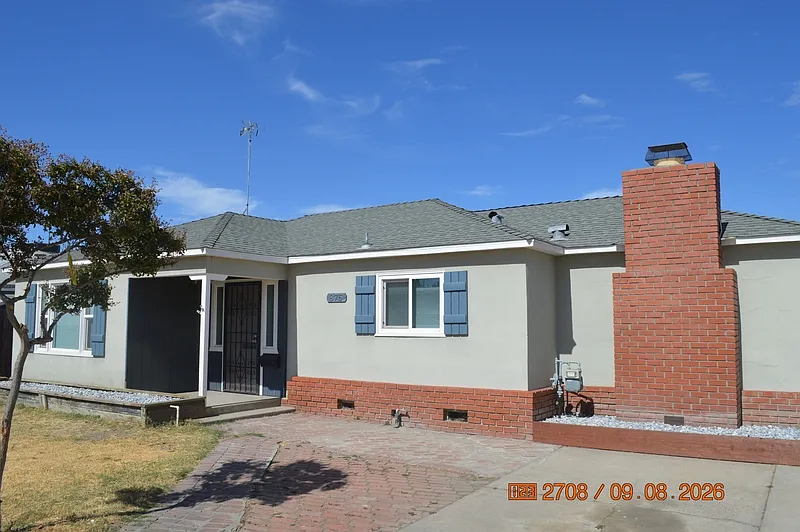 2 bed, 1.0 bath, 1188 sqft, $1,950 — Photo 2