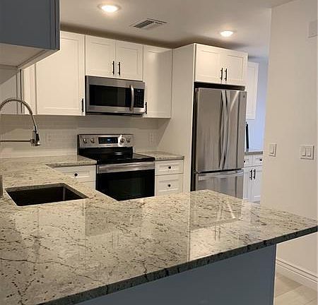 3rd image of 13 Independence Ct