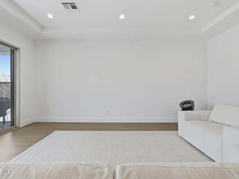 40583 W Desert Fairways Dr — Photo 7