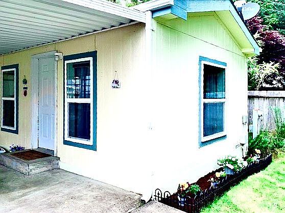 3rd image of 243 SE Quay Ave