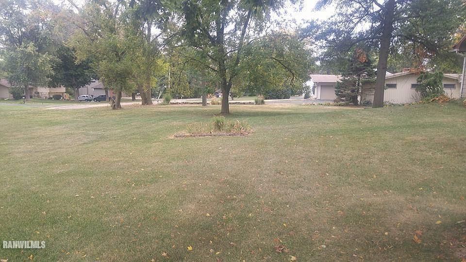 2nd image of 1655 Pearl City Rd