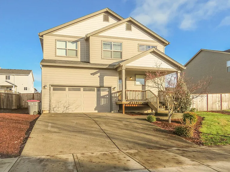 384 SW Mount Rainier St — Photo 2