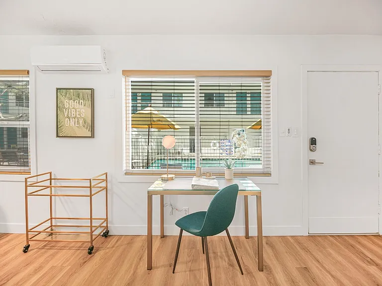 Unit Photo