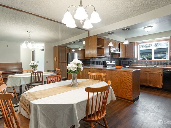 4th image of 4214 84th Street NE #15