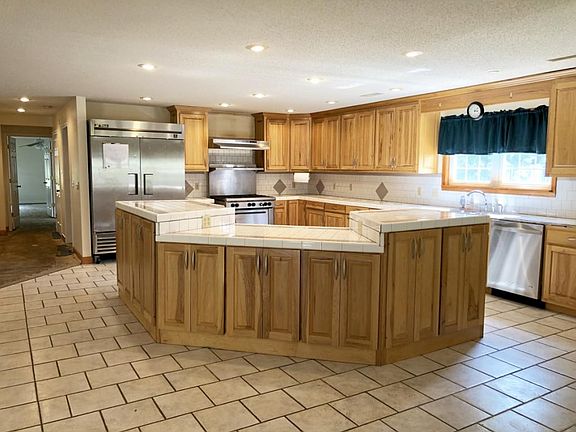 5th image of 15577 Monticello Dr