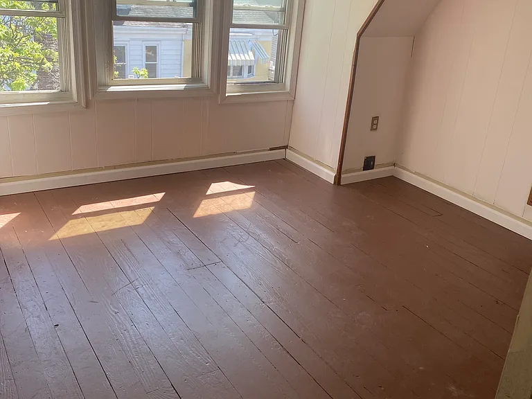 1035 Washington St — Photo 9