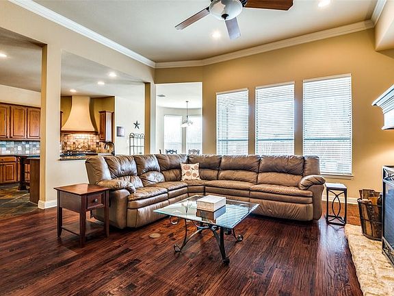 5th image of 7305 Oakbury Ln