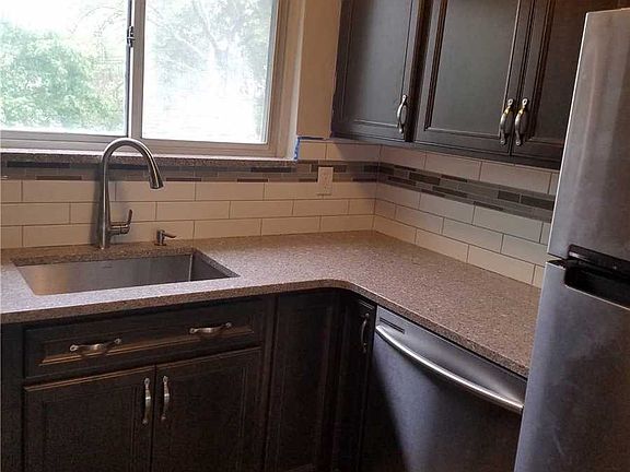5th image of 953 Fenwood Dr APT 4