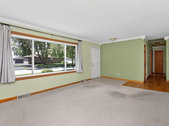 4th image of 3263 D Hutchison Ave