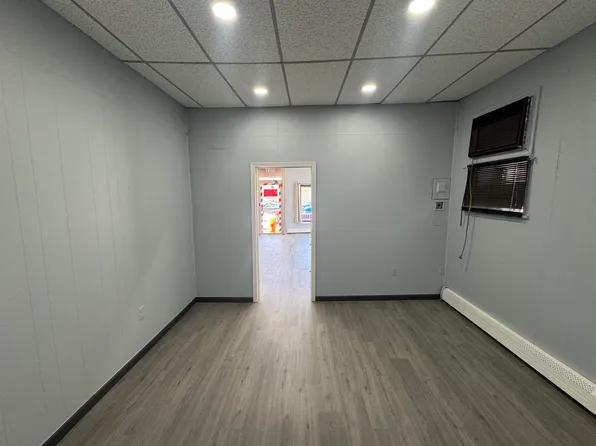 176 Monticello Avenue image 8 of 9