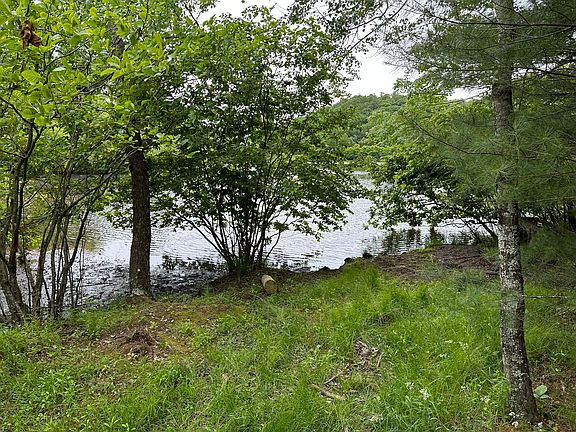 4th image of 495 Cahas Ln