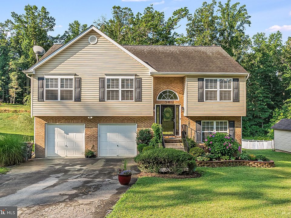 1st image of 30 Hidden Lake Dr